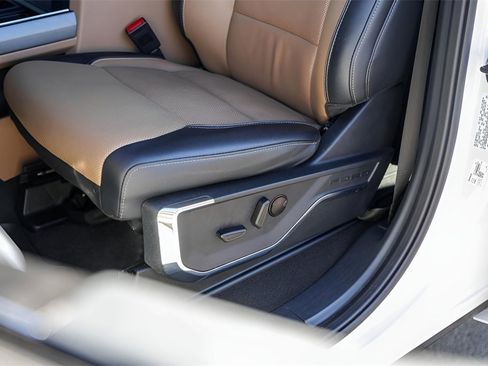 Used 2023 Ford F350 Lariat w/ Chrome Package image 11