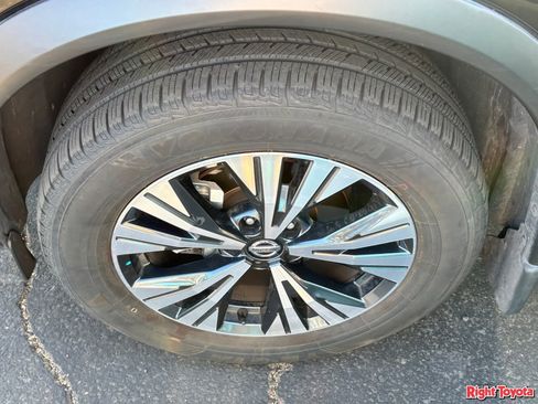 Used 2021 Nissan Rogue SV FWD image 8