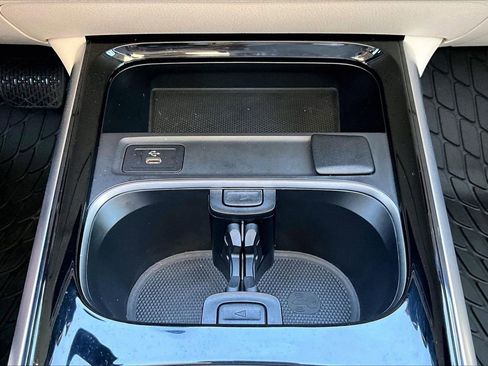 Used 2026 Mercedes-Benz GLB 250 image 17