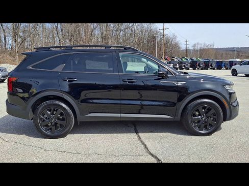 Used 2023 Kia Sorento S w/ Panoramic Sunroof Package image 9