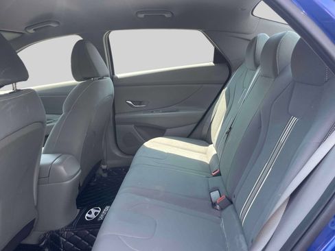 Used 2023 Hyundai Elantra SEL FWD image 13