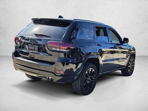 Used 2020 Jeep Grand Cherokee Altitude AWD/4WD image 5