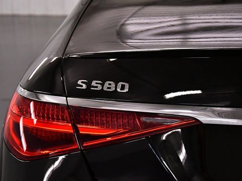 Used 2025 Mercedes-Benz S 580 4MATIC Sedan image 10