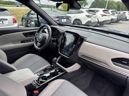 Used 2026 Subaru Forester Premium AWD/4WD image 17