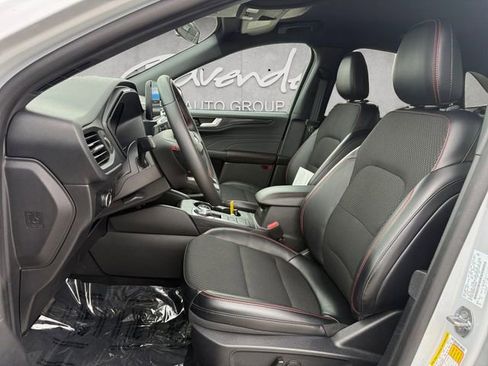 Used 2025 Ford Escape ST-Line image 19
