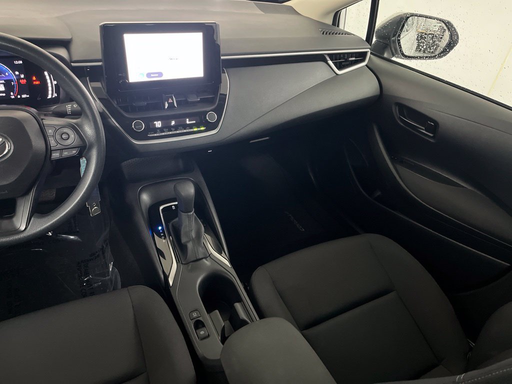 Used 2026 Toyota Corolla LE FWD image 31