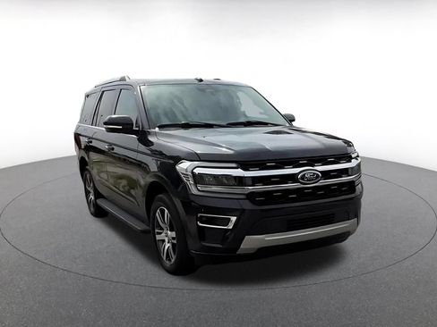 Used 2024 Ford Expedition Limited RWD image 3