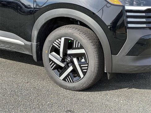 New 2026 Nissan Kicks SV image 7