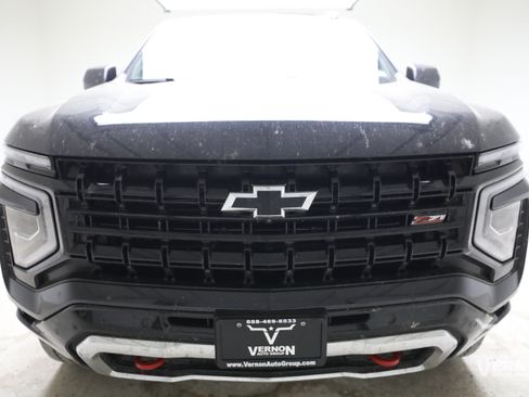 Used 2025 Chevrolet Tahoe Z71 w/ Comfort Package AWD/4WD image 8
