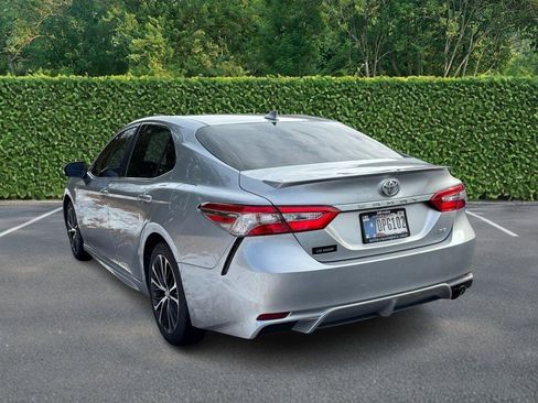 Used 2019 Toyota Camry SE image 4