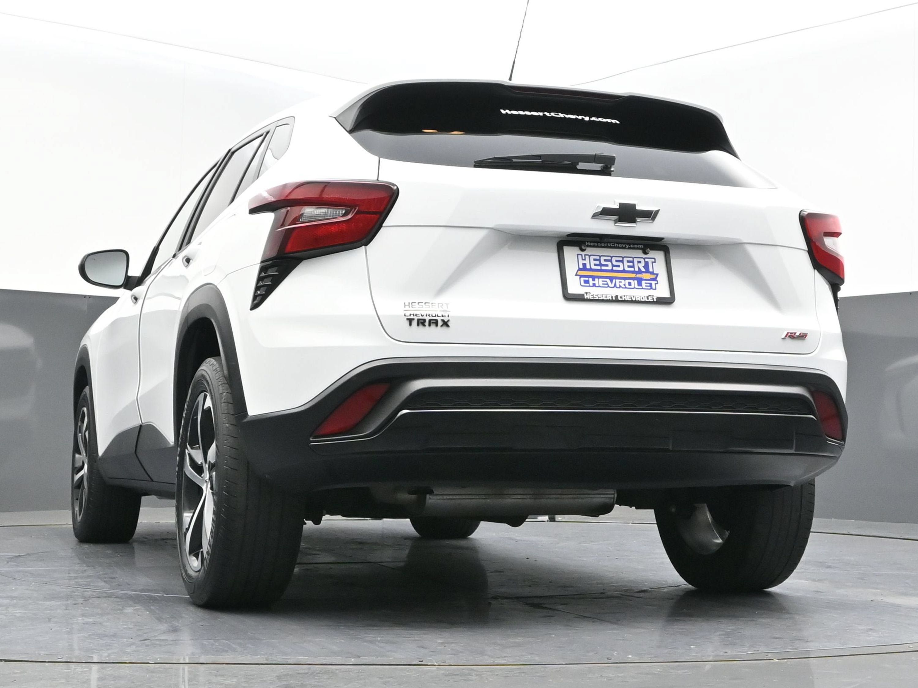 Certified 2024 Chevrolet Trax RS w/ Driver Confidence Package FWD image 37