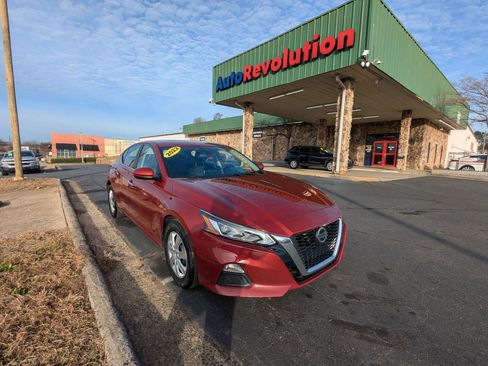 Used 2022 Nissan Altima 2.5 SV FWD image 1