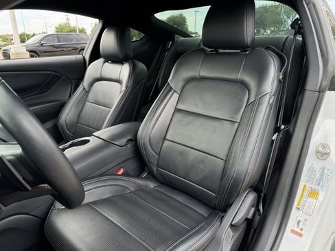 Used 2025 Ford Mustang GT Premium RWD image 28