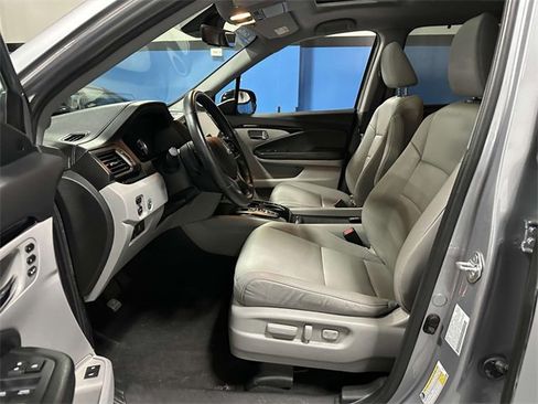 Certified 2022 Honda Pilot Touring image 15