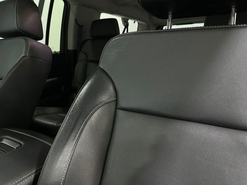 Used 2017 Chevrolet Suburban LT image 17