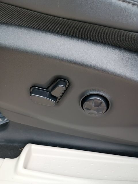 Used 2024 Chrysler Pacifica Limited FWD image 19