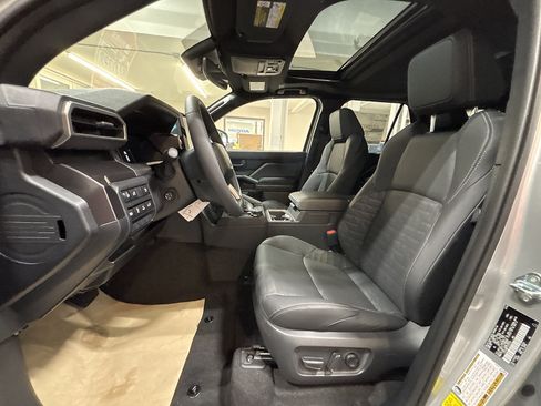 New 2026 Toyota 4Runner TRD Off-Road Premium AWD/4WD image 18