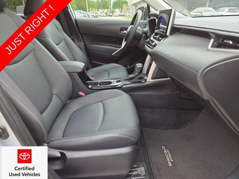 Certified 2025 Toyota Corolla Cross XLE w/ Convenience Package FWD image 14