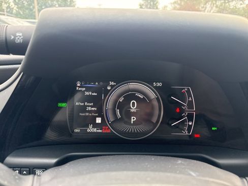 Certified 2025 Lexus ES 300h w/ Luxury Package image 20