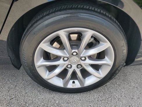 Used 2023 Acura TLX FWD image 9