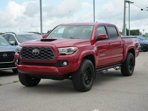 Used 2020 Toyota Tacoma TRD Sport w/ Technology Package AWD/4WD image 9