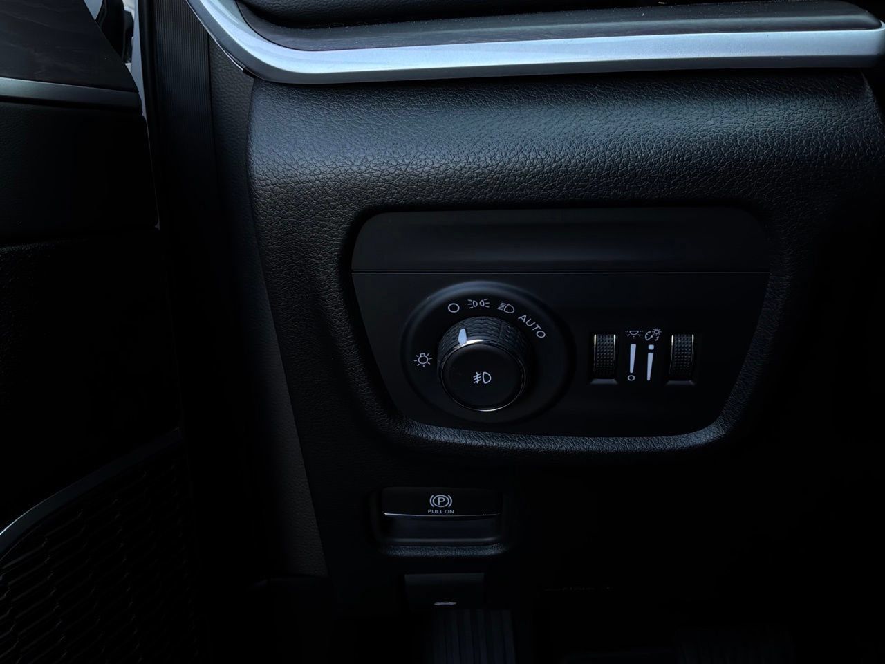 Used 2026 Jeep Grand Cherokee Limited AWD/4WD image 28
