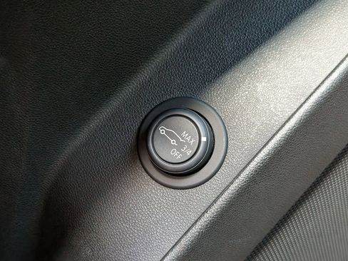 Used 2022 Chevrolet Equinox RS w/ RS Leather Package image 35