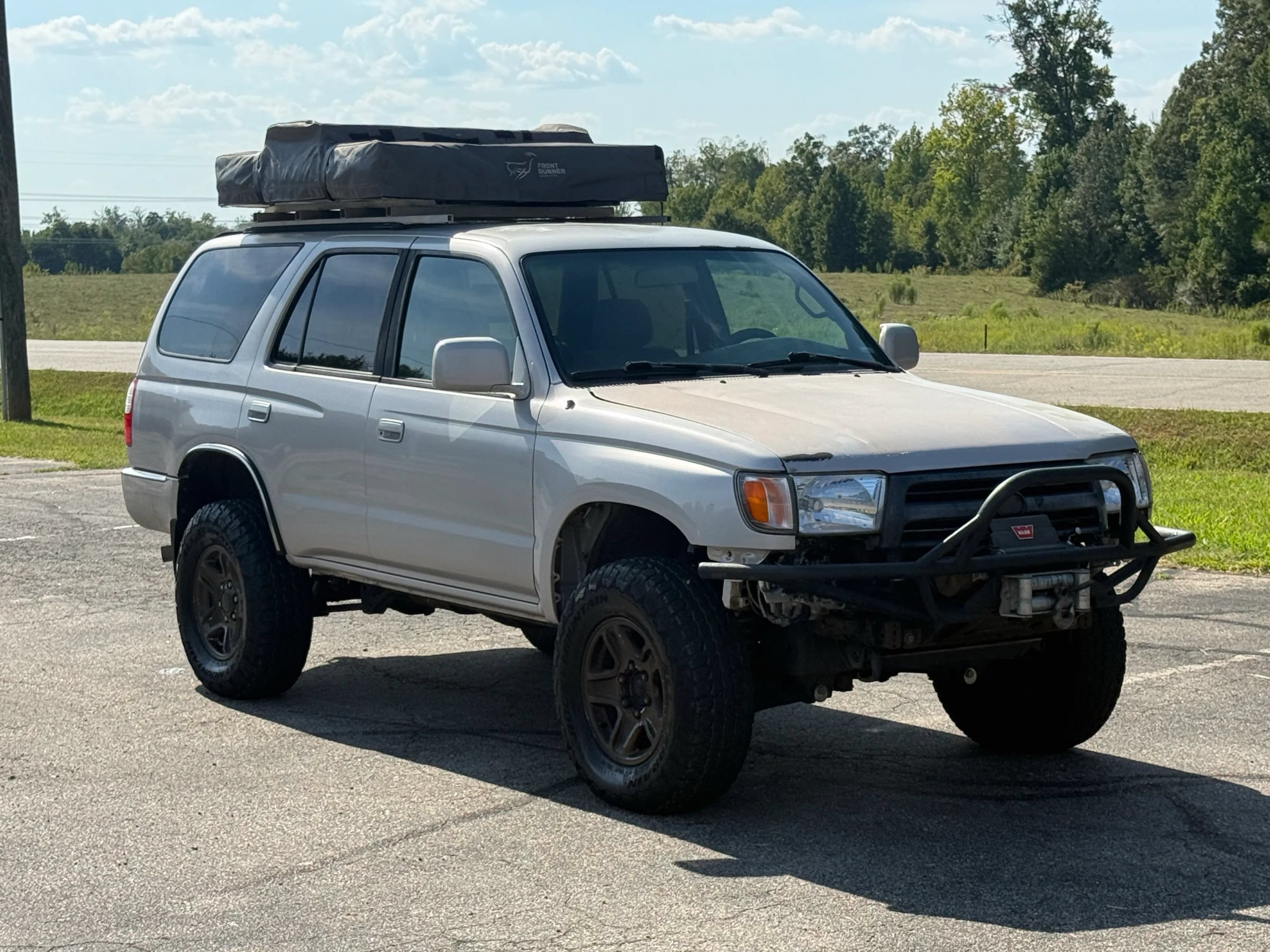 Used 1999 Toyota 4Runner SR5 w/ Upgrade Value Pkg 4 AWD/4WD image 1