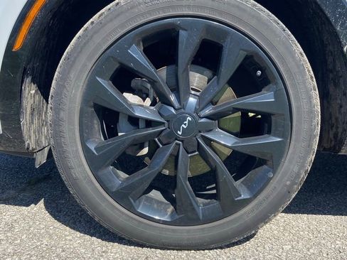 Used 2022 Kia Sorento SX image 9