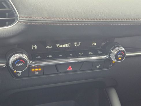 New 2026 MAZDA MAZDA3 Hatchback w/Premium Plus Pkg image 26