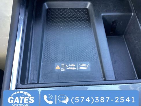 Used 2025 GMC Acadia Elevation image 27