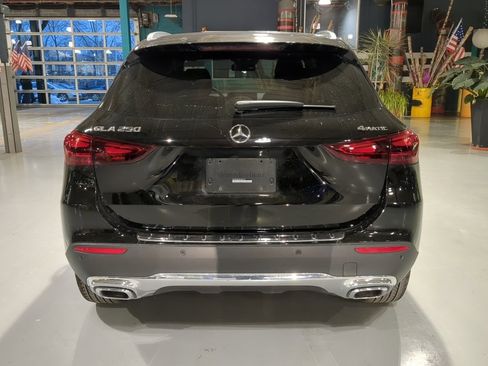 Used 2024 Mercedes-Benz GLA 250 4MATIC image 9