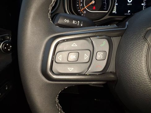 Used 2026 Jeep Gladiator Mojave AWD/4WD image 17