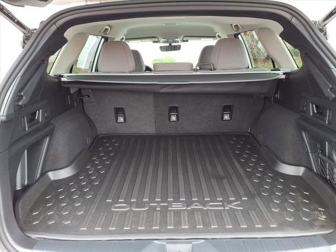 Used 2025 Subaru Outback Premium image 21