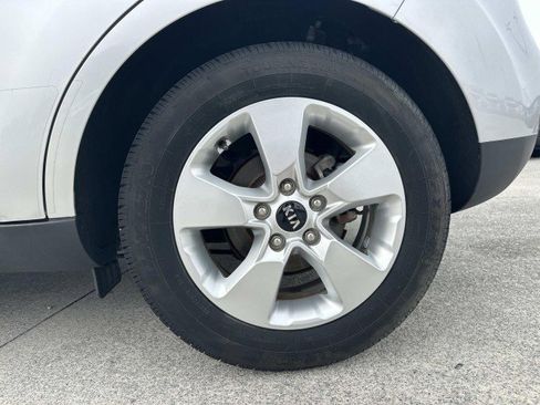 Used 2018 Kia Soul image 19