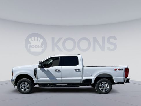 New 2026 Ford F250 XLT w/ FX4 Off-Road Package AWD/4WD image 2