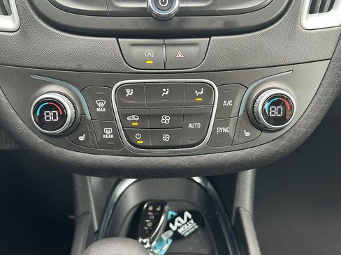 Used 2023 Chevrolet Malibu LT image 21