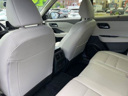 Certified 2024 Nissan Rogue SV w/ SV Premium Package AWD/4WD image 9