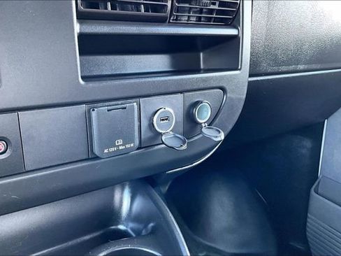 Used 2021 Chevrolet Express 2500 w/ Driver Convenience Package image 14
