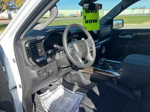 New 2026 Chevrolet Silverado 1500 LT Trail Boss w/ Convenience Package II AWD/4WD image 12