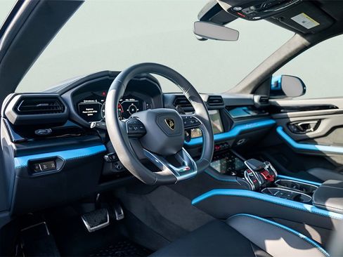 Used 2025 Lamborghini Urus SE image 23