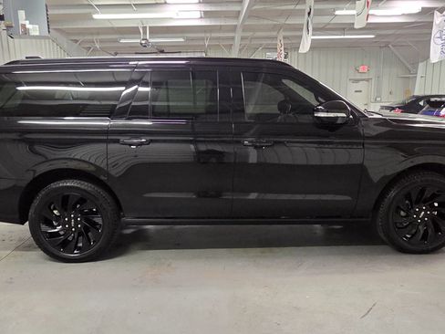 Used 2025 Lincoln Navigator L Reserve w/ Jet Appearance Package AWD/4WD image 9