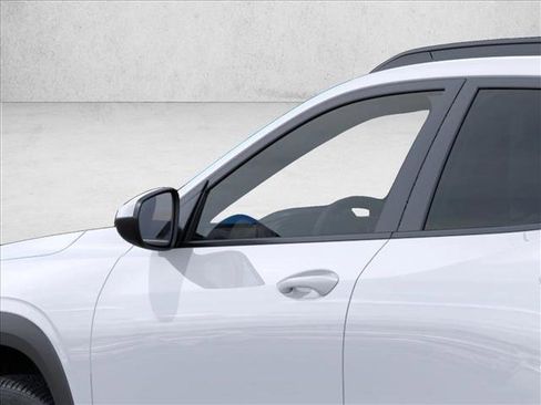 New 2026 Chevrolet Trax LT FWD image 12