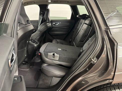 Used 2022 Volvo XC60 B5 Inscription w/ Advanced Package image 31