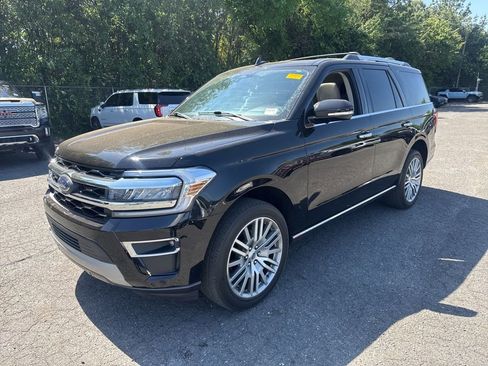 Used 2022 Ford Expedition Limited RWD image 3