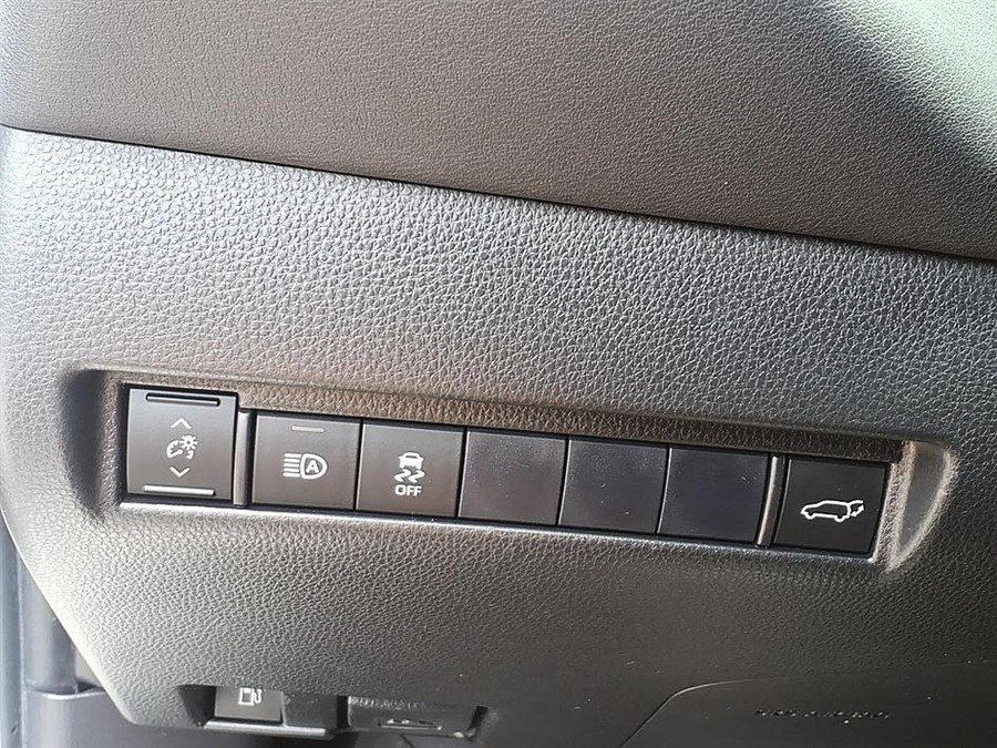 Used 2021 Toyota Venza XLE w/ Carpet Mat Package (TMS) AWD/4WD image 20