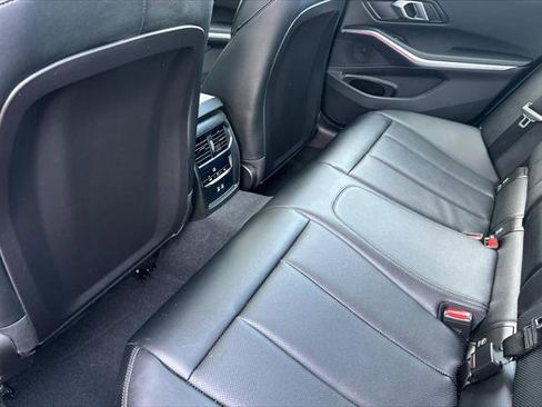 Used 2025 BMW 330i Sedan w/ M Sport Package RWD image 11