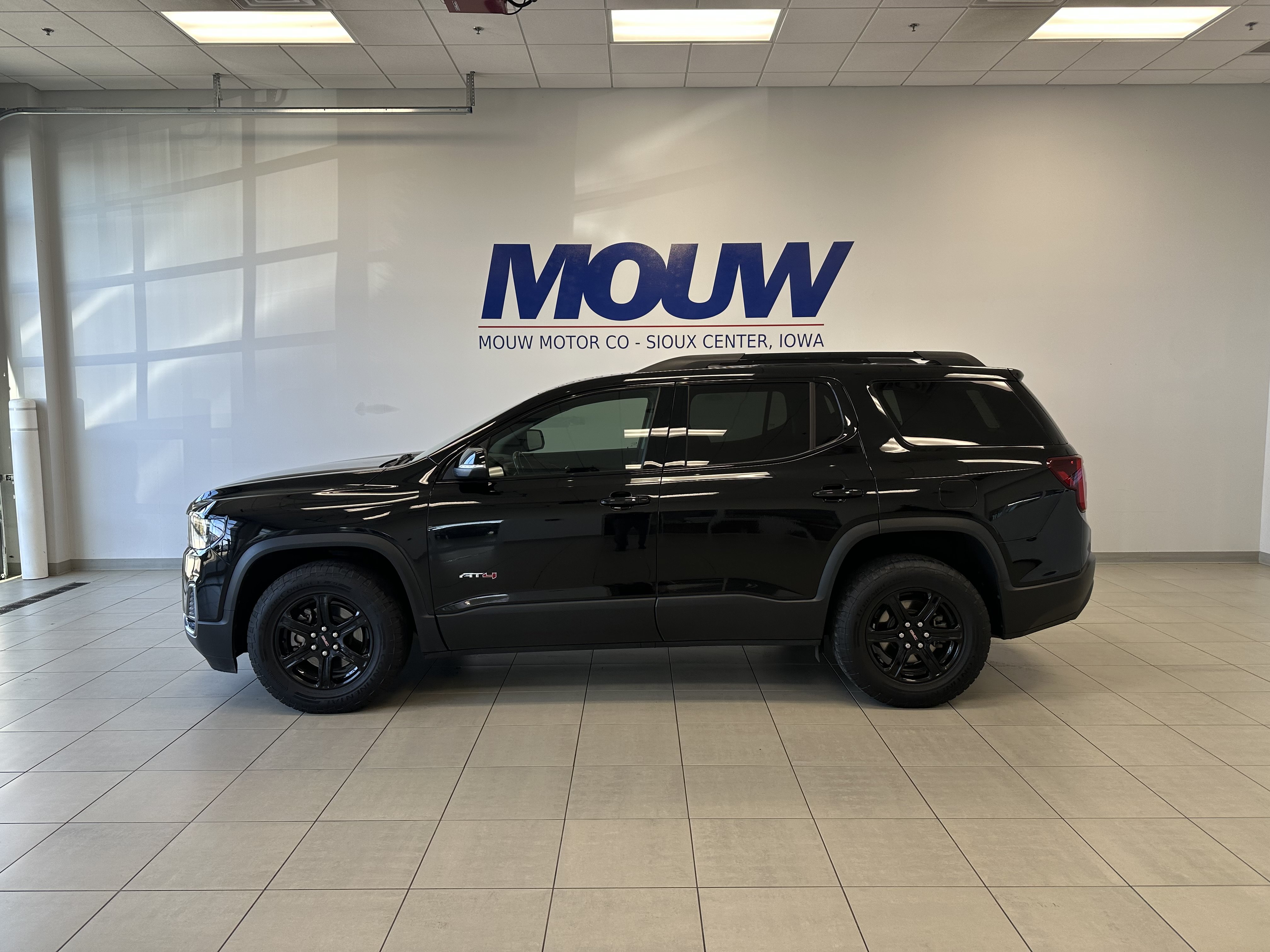 Used 2020 GMC Acadia AT4 w/ Trailering Package AWD/4WD image 1