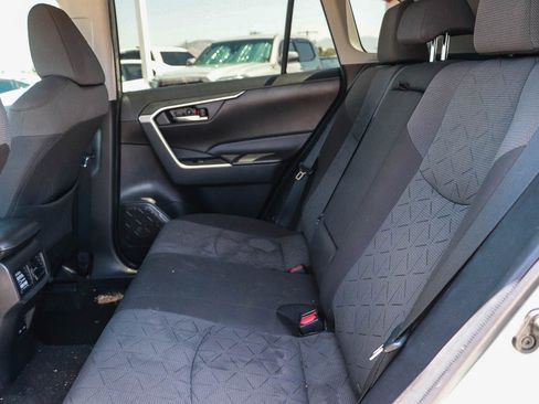 Certified 2022 Toyota RAV4 XLE w/ Convenience Package FWD image 19