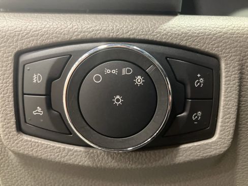 Certified 2022 Ford F350 XLT w/ XLT Value Package image 15